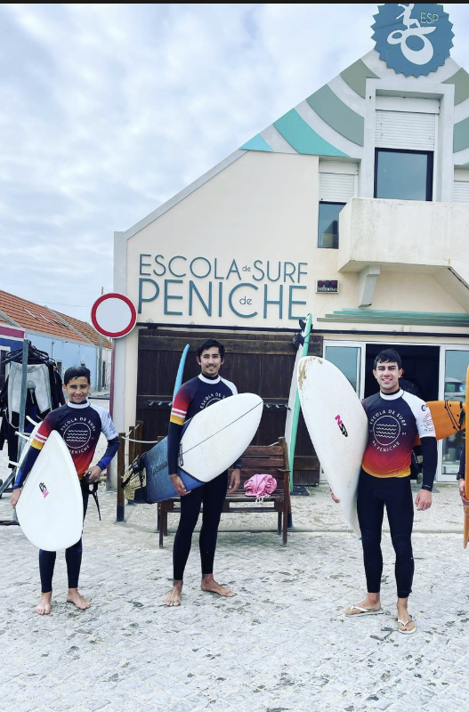 PENICHE SURF CAMP